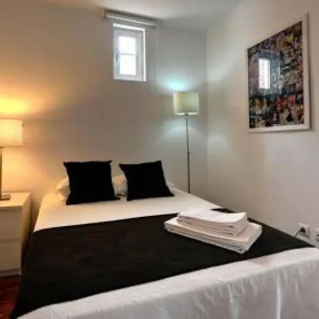 Lägenhet Fuer 11 Personen Und 1 Kind In Lissabon- Regiao De - Costa De Lisbo By Interhome